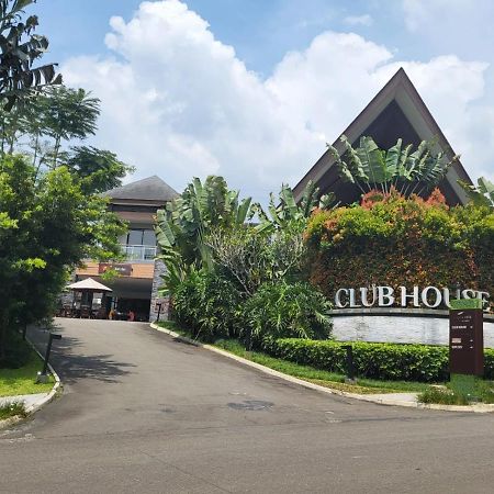 Villa Vimala Hills Semeru Bogor Exterior photo